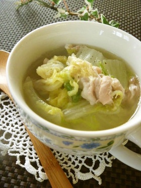 白菜と豚バラ☆食べる生姜スープ