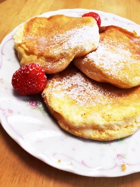 メレンゲだけでふわふわ！スフレパンケーキ